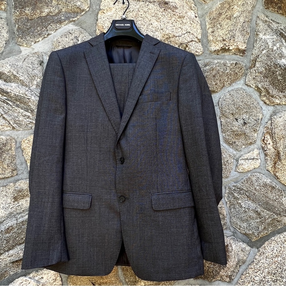 Michael Kors 42R 100% wool suit